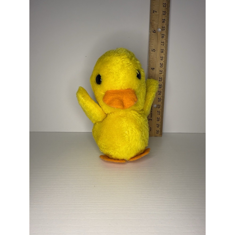 Vintage 1978 Dakin 6" Yellow Baby Duckling Plush‎